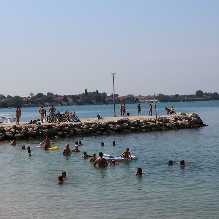 Apartmani Misak Vrsi Luaran gambar